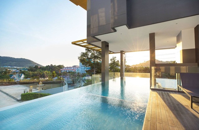 Central Hill View B901A Shopping & Relax