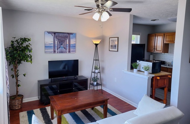Central Location! Walk 2 UK campus/Chandler Hospital, Mins to Downtown
