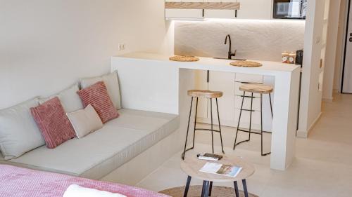 Central Luxurious Athens Suites- walk to Acropolis - by Good Life suites