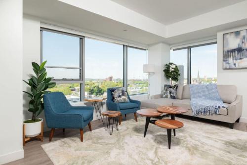 Central Serene Condo King Bed by MIT Harvard GYM