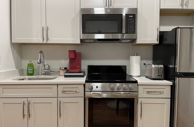 Central studio apartment in Everett