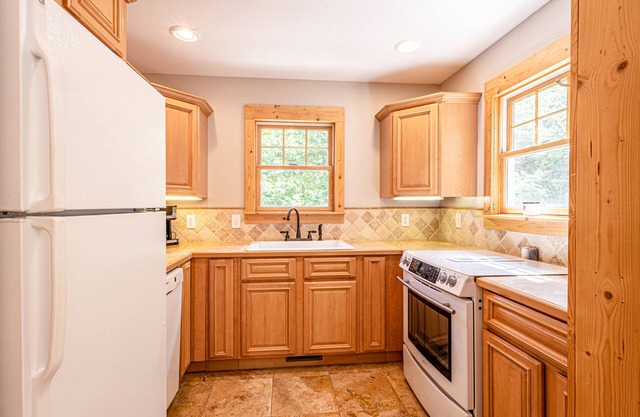 Centrally located cottage 5 mins to Tsali, Fontana Lake, 15 mins to Bryson Cityn