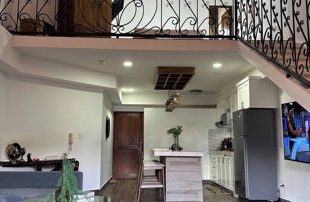 Centrally Located Cozy & Spacious Apartment Loft