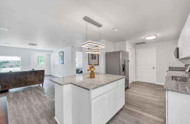 Centrally Located Serene home away from home. Come be our guest!