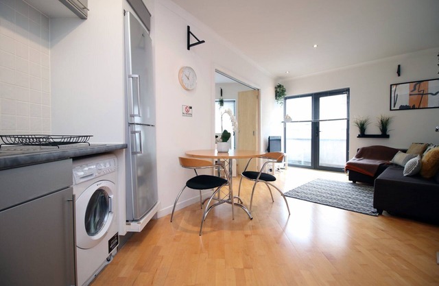 Centrally Located Spacious 2BR | CoHost Partners