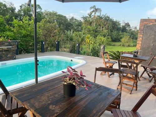 Chácara Rosina’s - contendo rio e piscina
