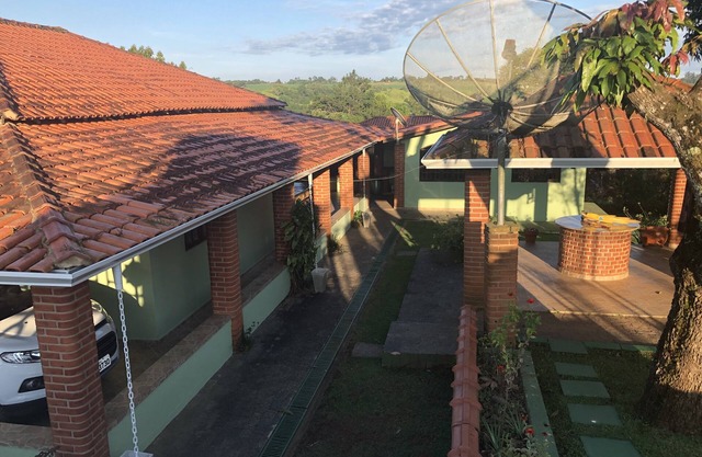 CHACARÁ IN SALTO DE PIRAPORA WITH SWIMMING POOL AND WI-FI