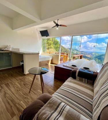 Chalé Mirante Da Colina 9, com hidromassagem privativa, café da manhã e piscina