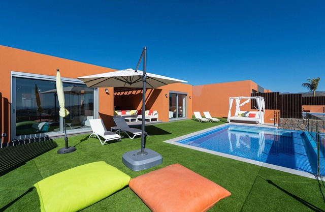 Chalet in Maspalomas with Heated Pool