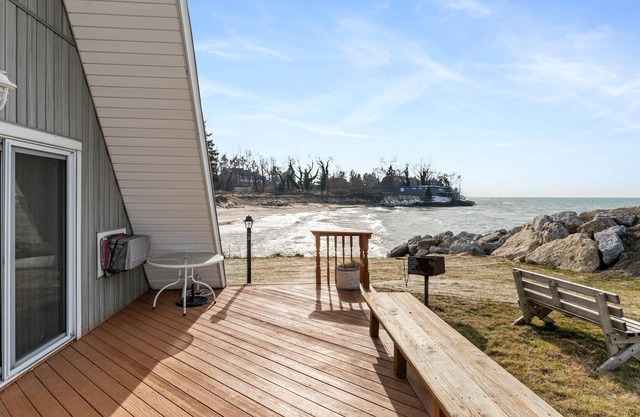 Chalet #01 - Two Bedroom Villa, Sleeps 6