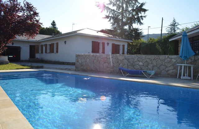 Chalet a 200 Metros de una Entrada a Parque Regional Cuenca Alta Manzanares