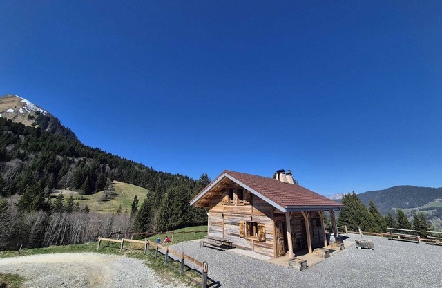 Chalet d'altitude à Manigod - authentic charm & modern comfort