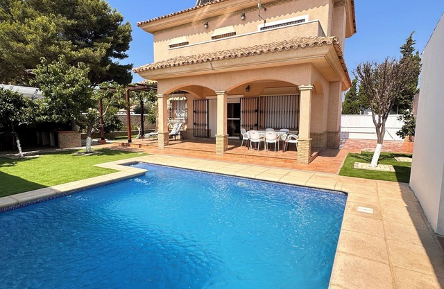 Chalet just 500 meters from a natural park, quiet area.