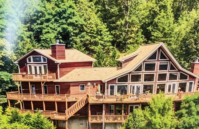 Chalet in the Mountains with Panoramic Views