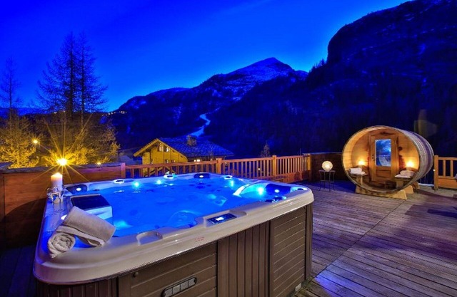 Chalet La Bulle Appt The Eagles 15 pers Sauna Jacuzzi Pool Tignes