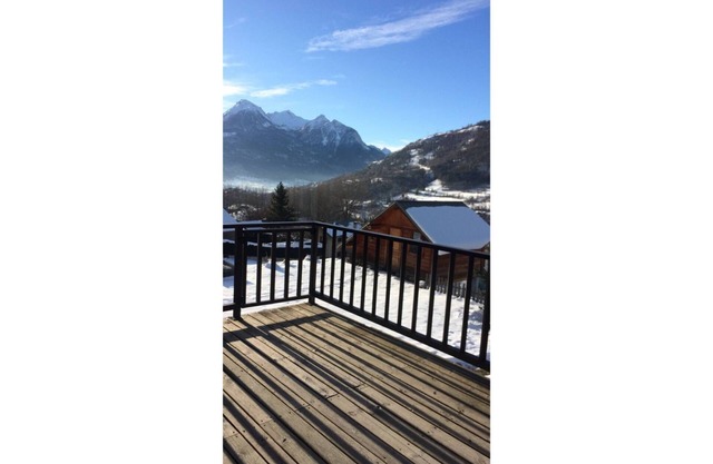 Chalet Lyse opposite the resort