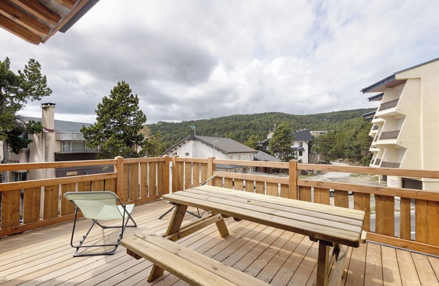 Chalet 'Nid Des Écureuils' with Mountain View, Private Terrace and Wi-Fi
