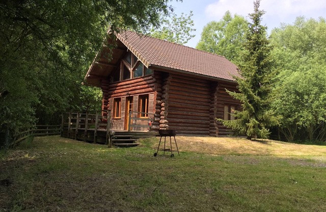 Chalet near Lake and Pool in Quend-Plage
