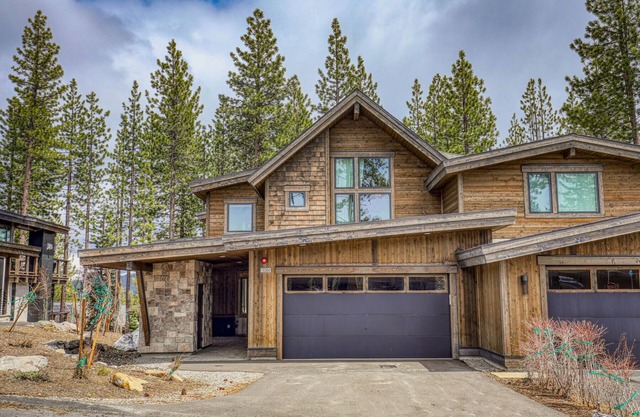 Chalet on Shady Lane at Schaffer's Mill, 4BDRM, Club Amenities, Ski & Golf!