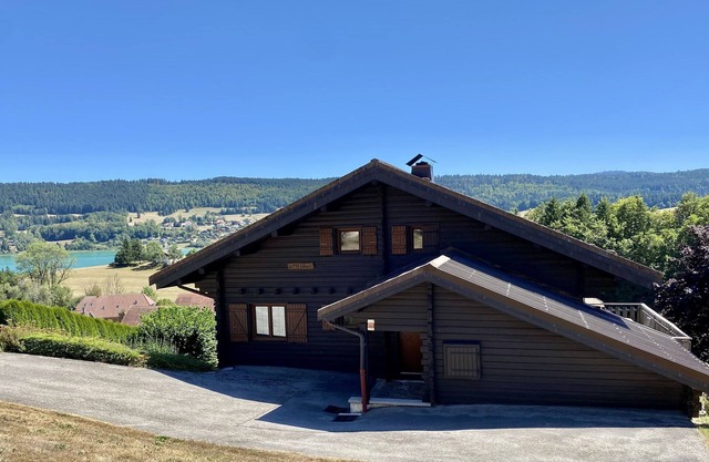 Chalet panoramic view Lac Saint-Point