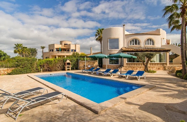 Chalet Son Mojer. Spectacular chalet with pool for 6 people. Near Cala Santanyí
