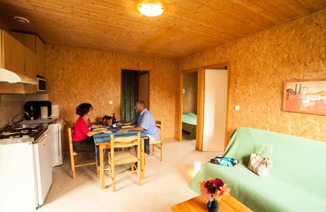 Chalets de la Vingeanne * - Standard chalet PMR (person with reduced mobility) 39m2 - 2 bedrooms/covered terrace 6 people