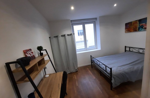 Chambre Économique Avec Salle de Bain Privative 1. Idéale Pour un Séjour Court !