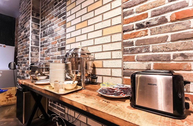 Changwon Palyongdong Praha Hotel