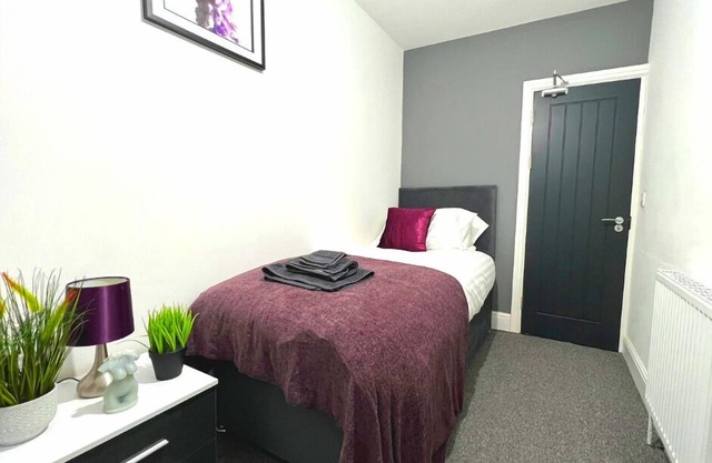 Chantry Suites Single Room in DN31