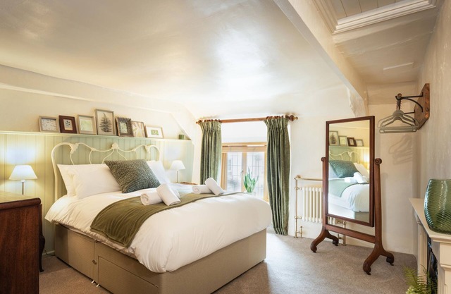 Chapel Cottage - a traditional cottage sleeping 2 guests