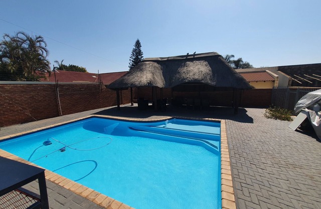 Chapter One Overnight Cottage is a spacious and private self-catering cottage