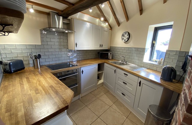 Character 2 bedroom barn conversion in peaceful rural setting