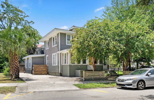 Charleston Charm - Downtown - 4 Bedroom