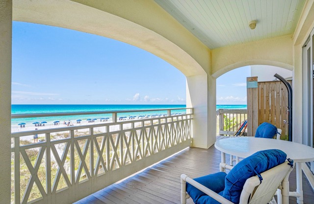 🏖️ Charlie Boy | Stunning Beachfront 4BR, 2 Masters & Balconies ✨