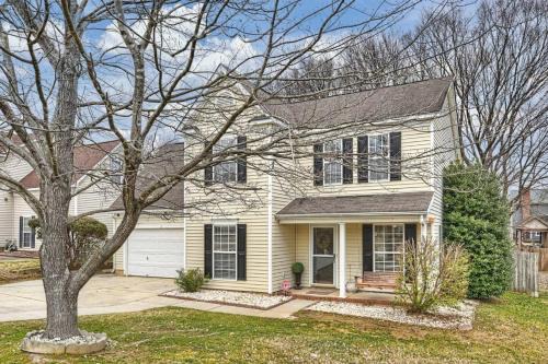 Charlotte 4BR Cozy Retreat