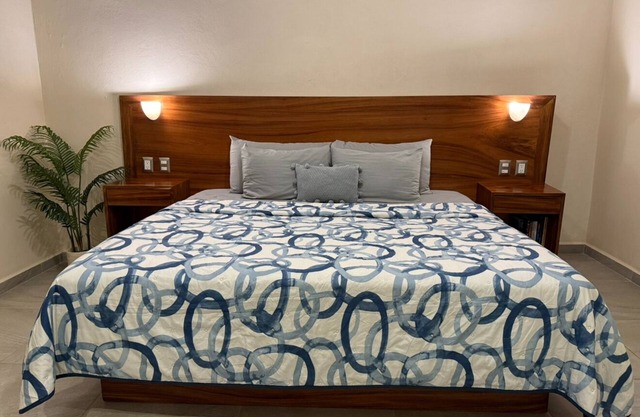 Charming 1-bedroom apartment in brilliant Los Llanos de Temalhuacán with AC