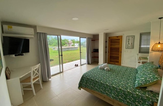 Charming 1-bedroom apartment with AC, WiFi , 500mtr from beach of San Andrés