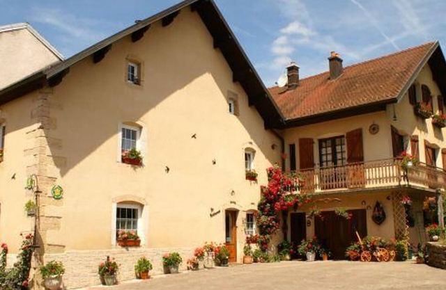 Charming restored cottage in a forested village