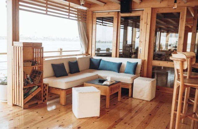Charming 1-bedroom hotel suites in Luxor Governorate with AC 3