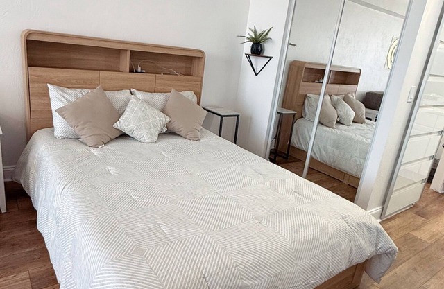 Charming 1-bedroom apartment with WiFi, AC in awesome Daytona Beach