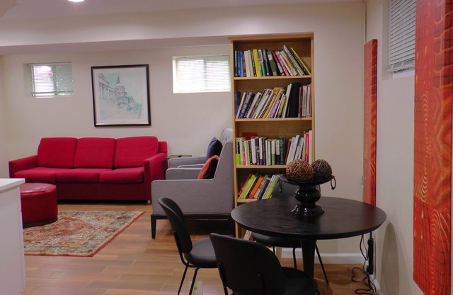 Charming 1-bedroom apartment with WiFi, AC in enchanting Washington.