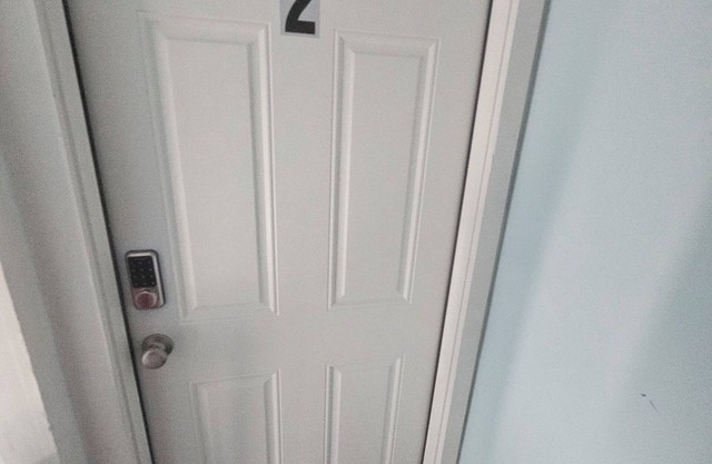 Charming 1-bedroom apartment in a house with WiFi, AC in Sandusky