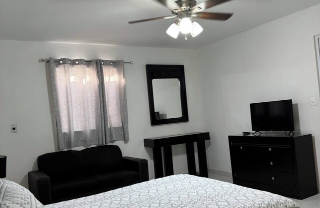 Charming 1-bedroom apartment with AC, WiFi in delightful Torreón