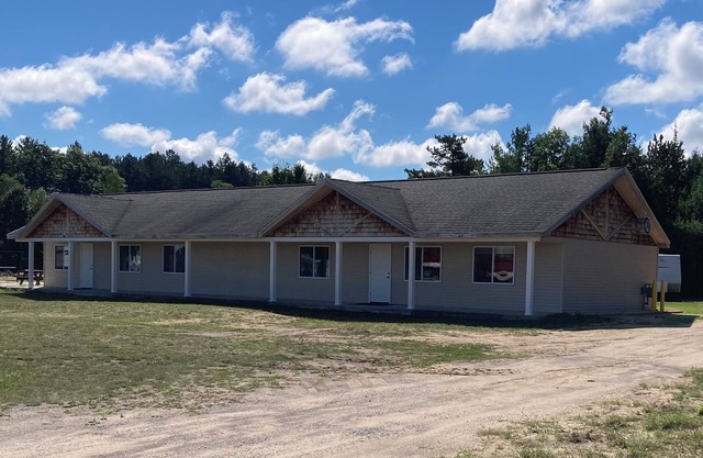 Charming 1-bedroom building in Interlochen