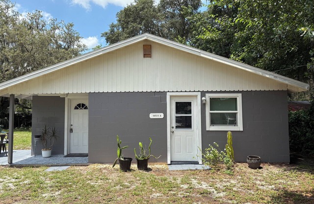 Charming 1-bedroom cottage pet/kid friendly