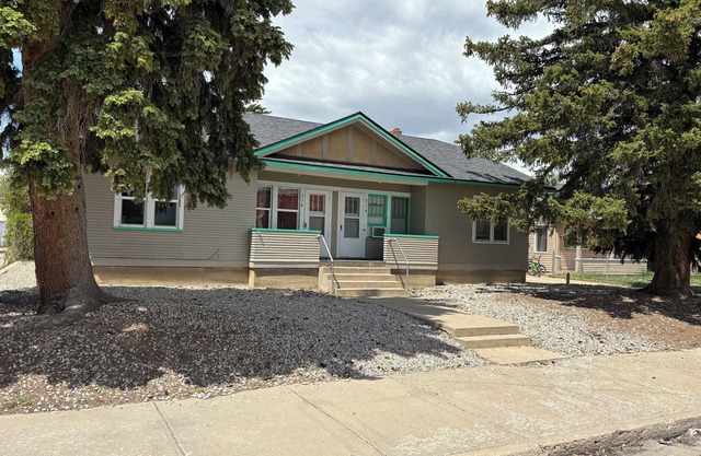 Charming 1-bedroom Duplex with AC, WiFi, Gym access etc.