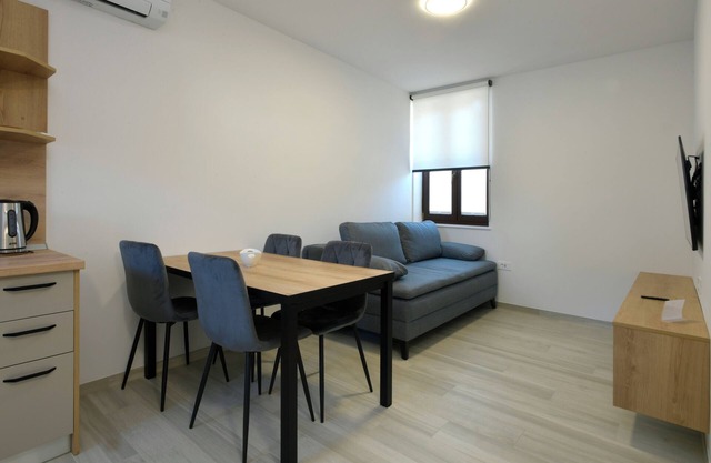 Charming 1-bedroom apartment with AC, WiFi in fantastic Solkan