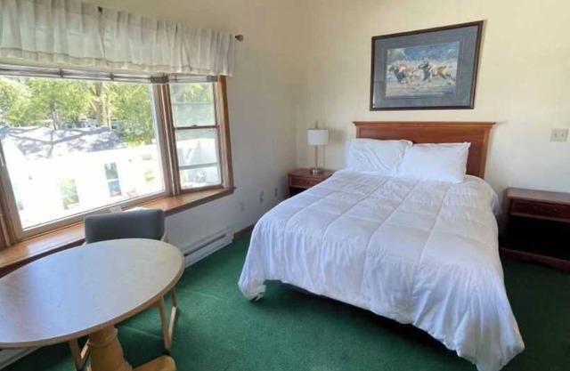 Charming 1 bedroom Suit #127 with AC and Wifi