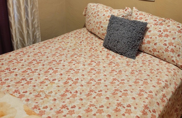 Charming 1-bedroom apartment with WiFi, AC in peaceful Albuquerque