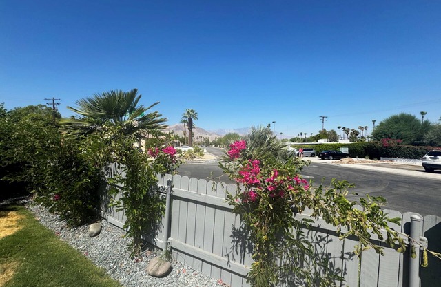 Charming 1-bedroom cottage with WiFi and AC in Palm Desert